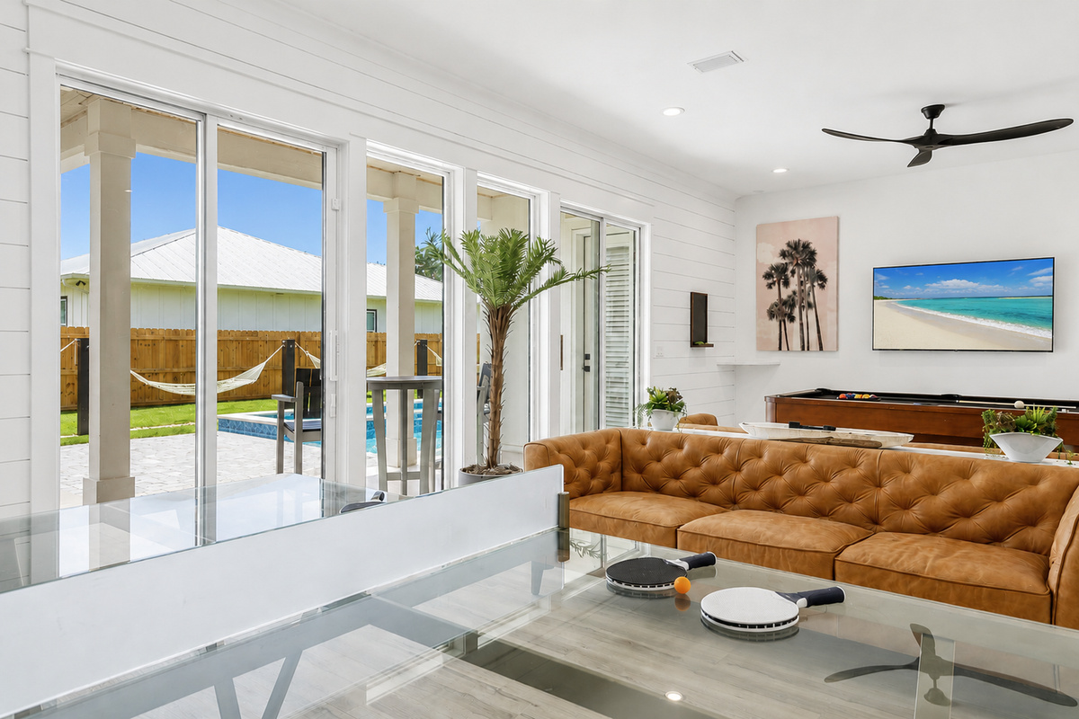 Game Lounge with Direct Access to the Pool