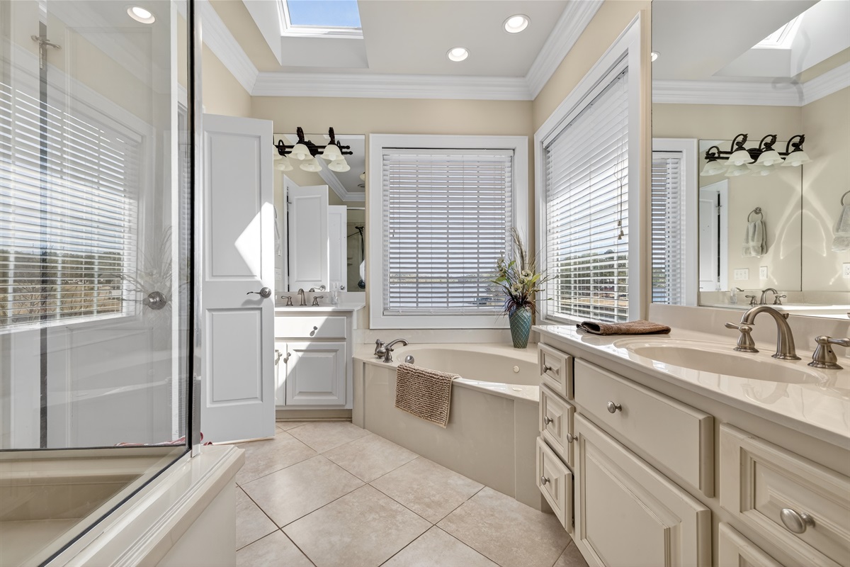 Master Bathroom-Facing water