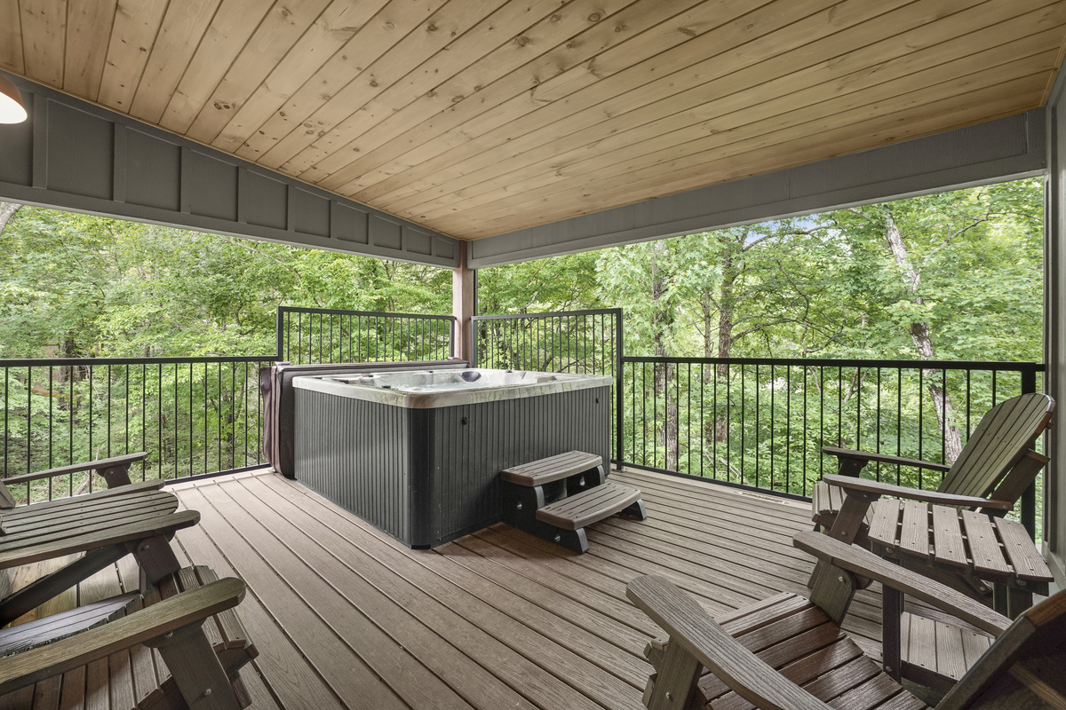 Hot tub - deck, wide view