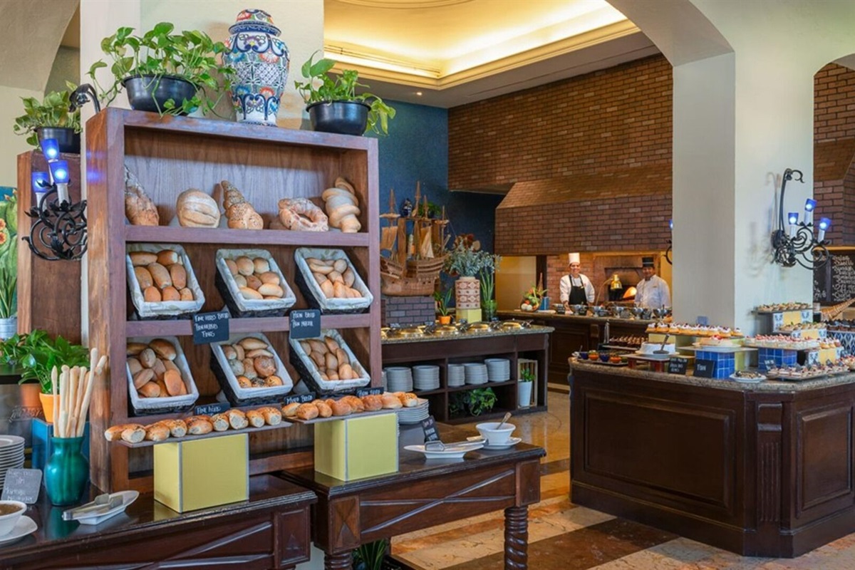 Dining at Pueblo Bonito Sunset Beach, Vacation Travel Exclusives