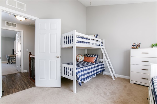 Golden Dome Getaway<>Townhome 1.5 mi To ND, photo 19