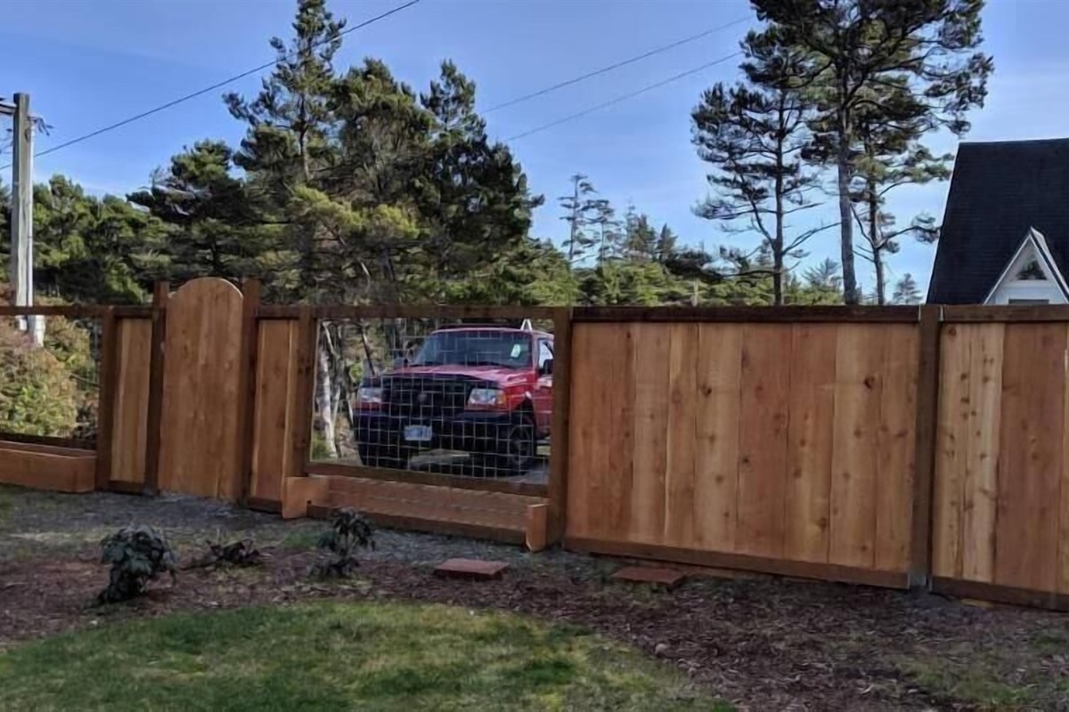 parking for 2 cars on other side of fence