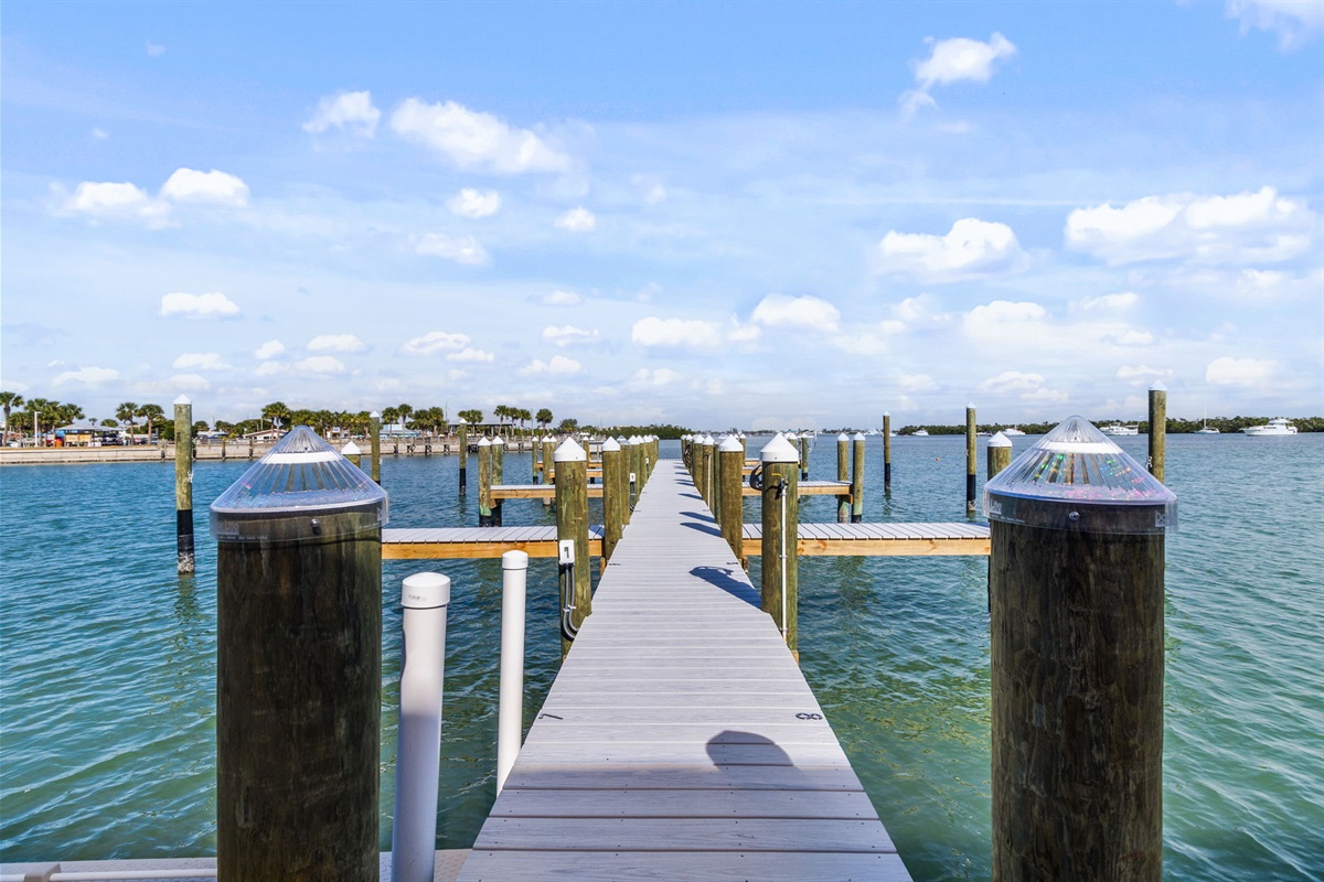 Brand new dock (2025). Bring your boat and dock it for free!