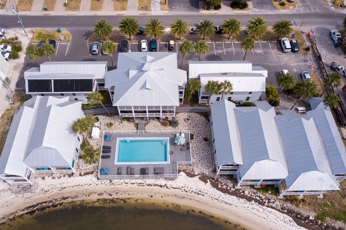 Island Place Pool. Right on the Gulf!