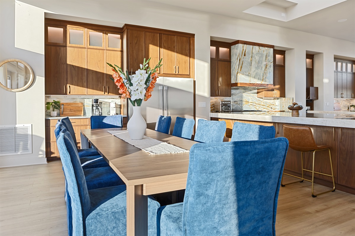 Enjoy meals and conversations | 4th floor