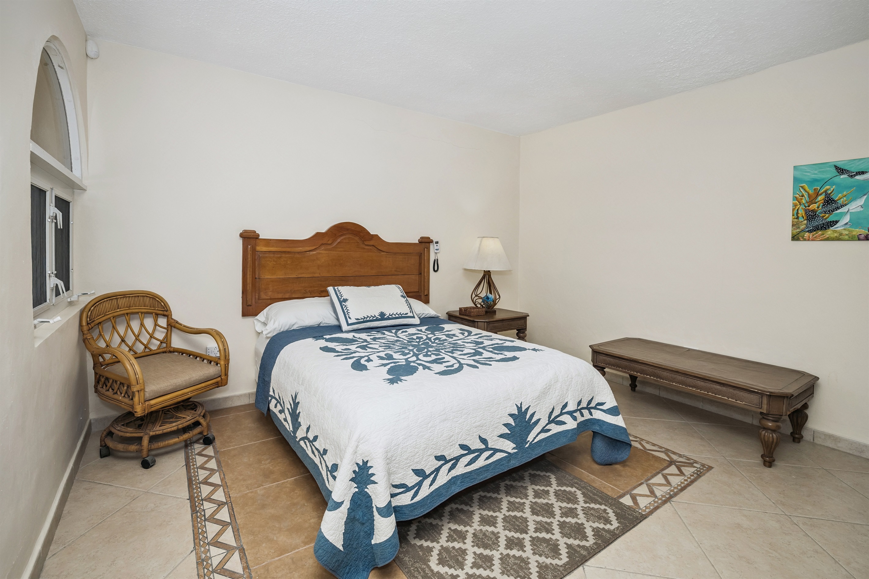 Bedroom 4, Queen Bed, and Shared Bathroom