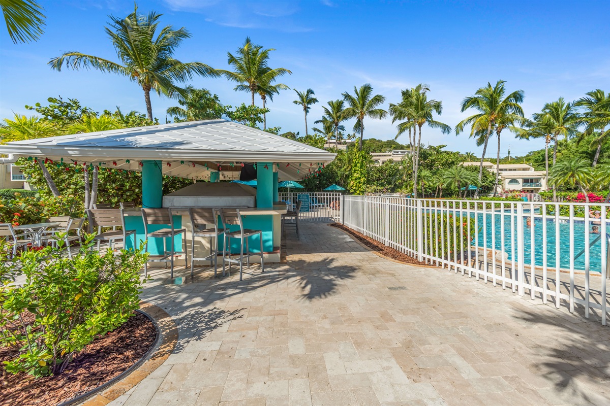 Pool bar right by the pool. Don't feel like lugging a cooler down? No worries! Just bring you wallet and they will take care of you. Pro-tip: order pizza from Pizza Amore directly to the pool parking area!