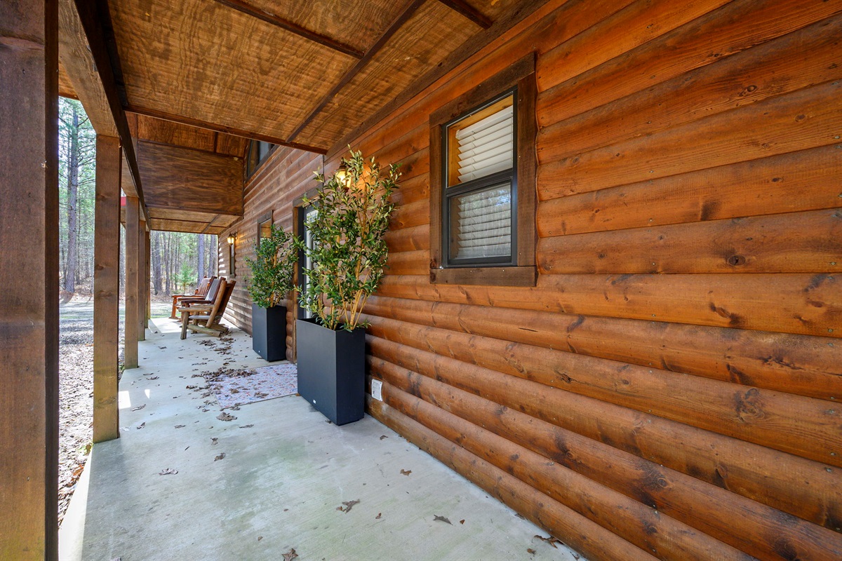 Classic cabin architecture surrounded by nature; a refined mountain escape designed for comfort from the moment you arrive.