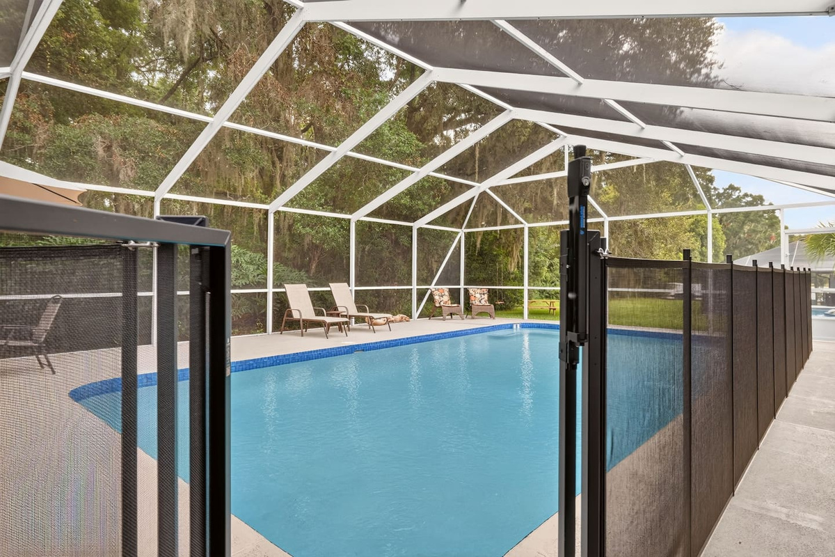 For the safety of all guests, do NOT remove the pool fence.  Please use the gate to the left side to access the pool and pool deck.  Thank you.