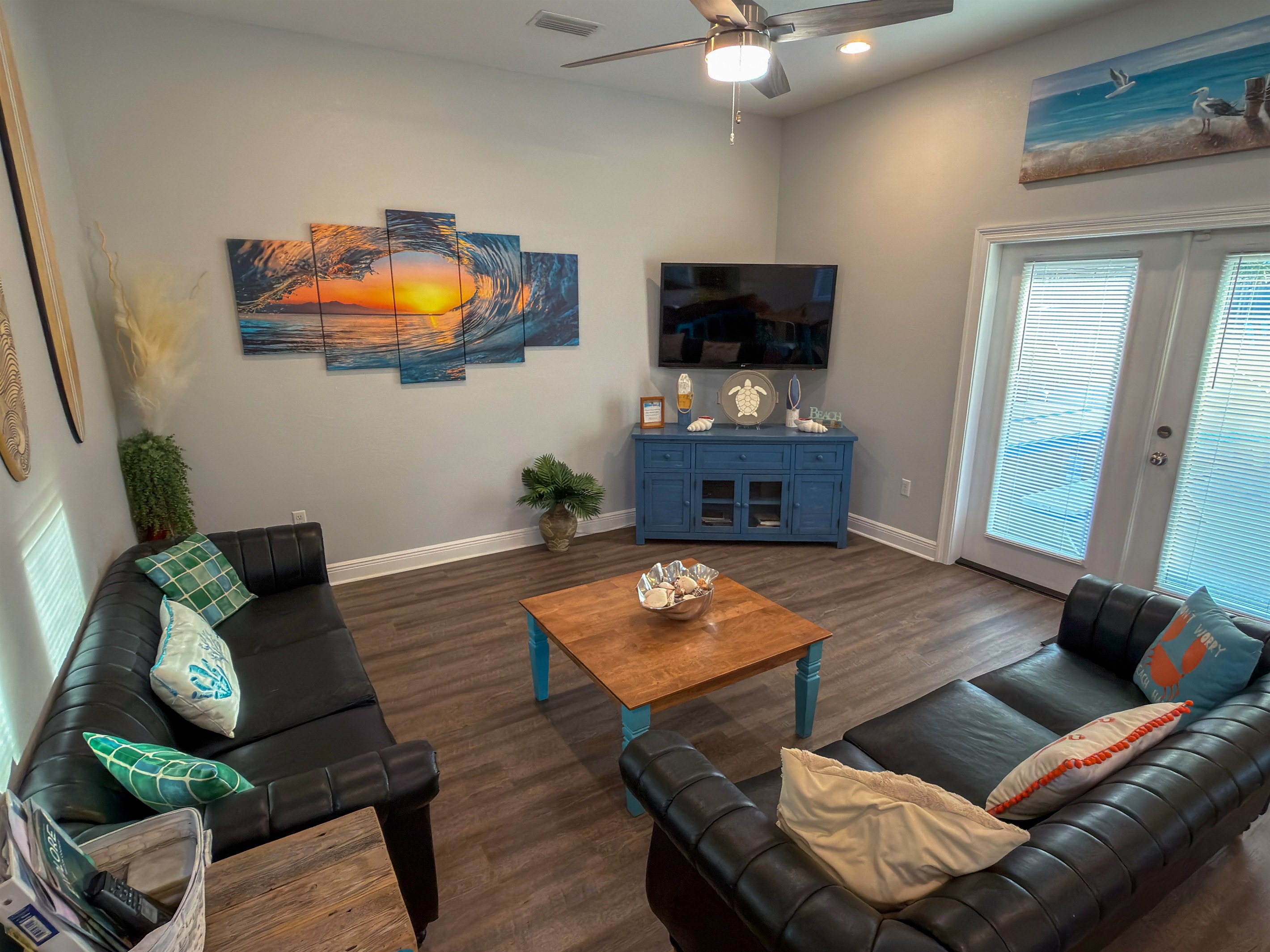 Whether it’s rainy-day movies or post-beach relaxation, the main lounge easily becomes everyone’s favorite hangout spot.