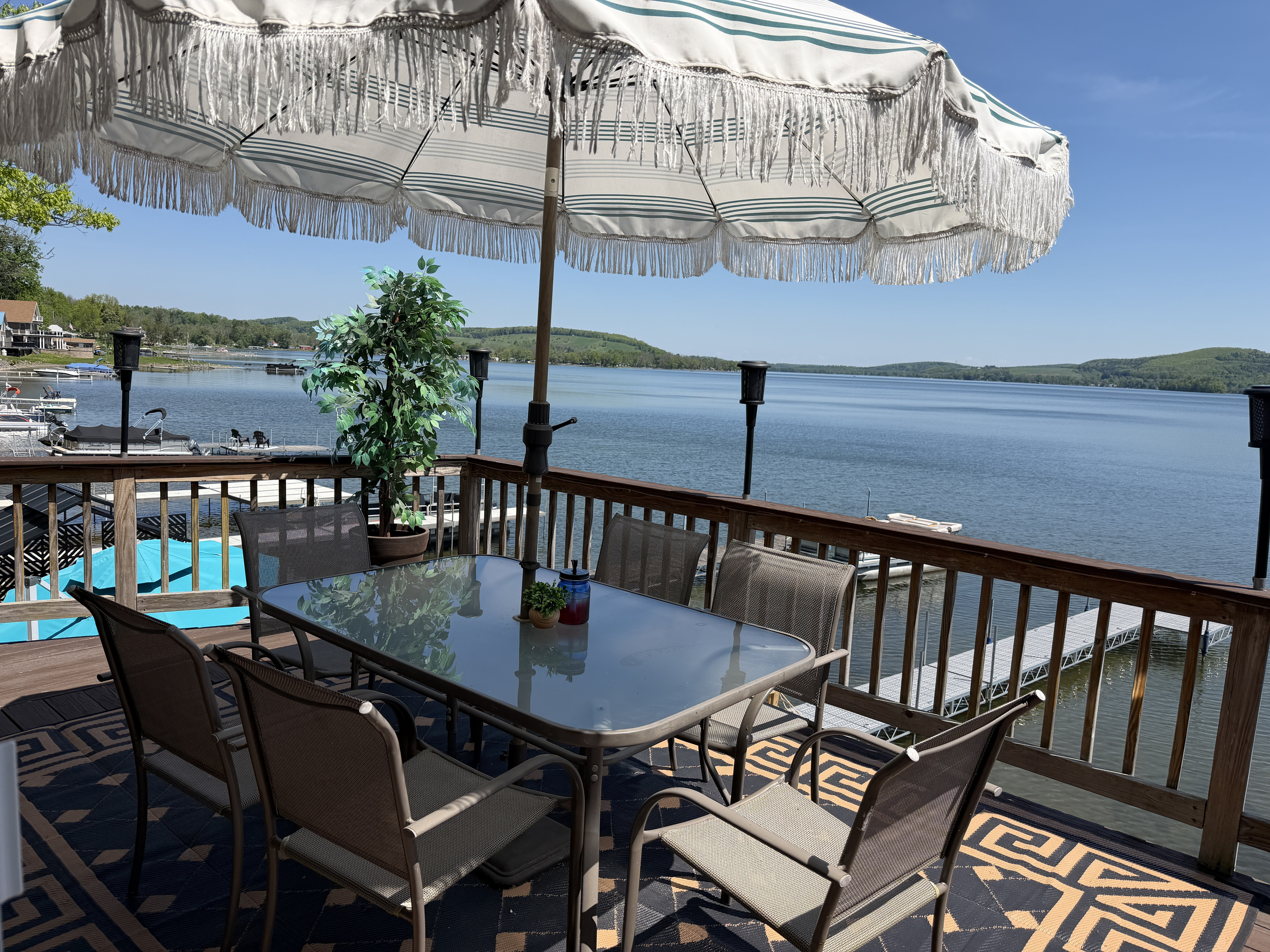 Outdoor dining overlooking the lake