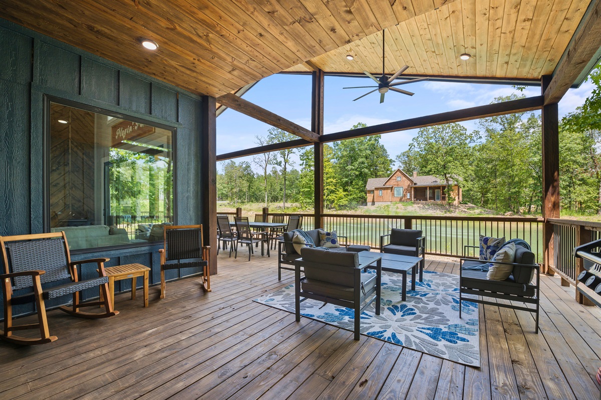 Lounge, dine, or simply breathe in the fresh air – our covered outdoor area is the ultimate relaxation spot for your group.