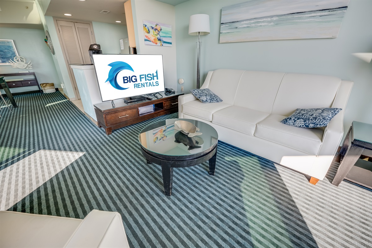 Living Room with Stunning Views🌊☀️