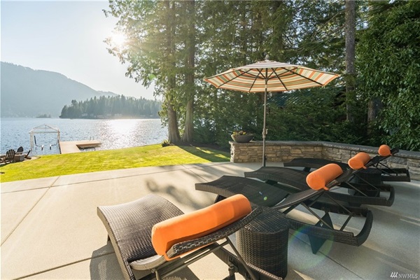 Unwind on a luxury chaise lounge—read a book, soak up the sun, or take a peaceful nap.