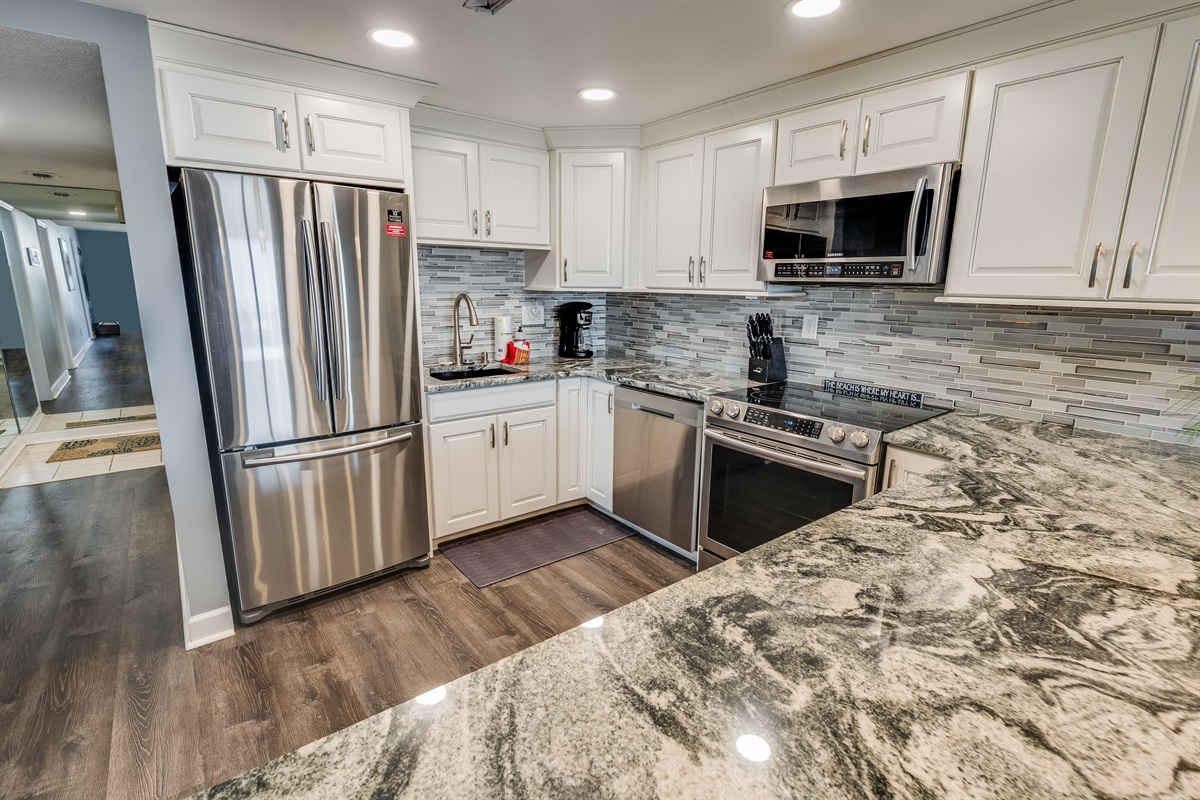 Full-Sized Kitchen