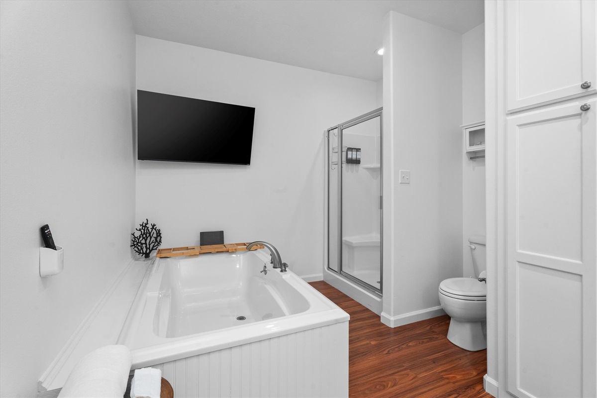09b1437a333f41b69b3b64e0caafd890 Large | Beachhouse | Texas | TX | Vacation Homes | Galveston | Crystal Beach | Kokomo | Breezy Days | Beachfront Elegance | Sunrise Serenity | Southern Sands Property Management, LLC