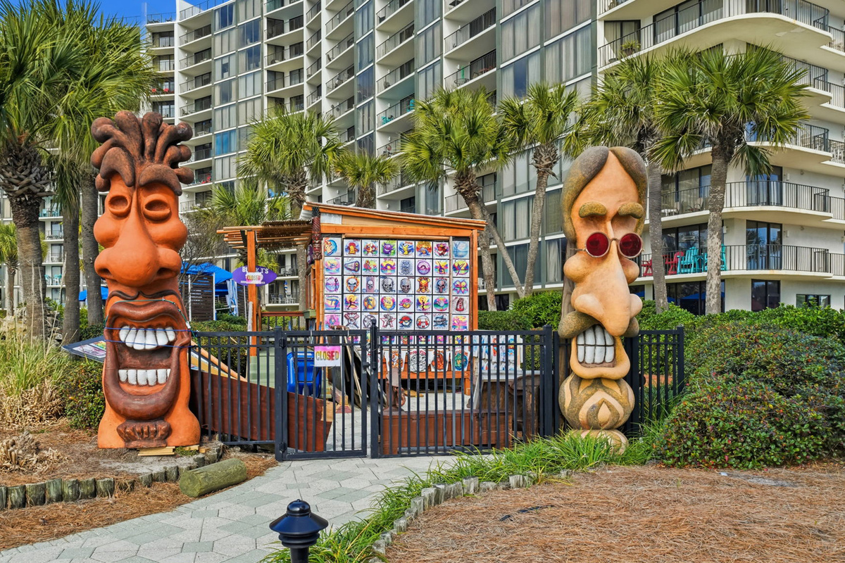 Edgewater's Tiki Airbrush Studio