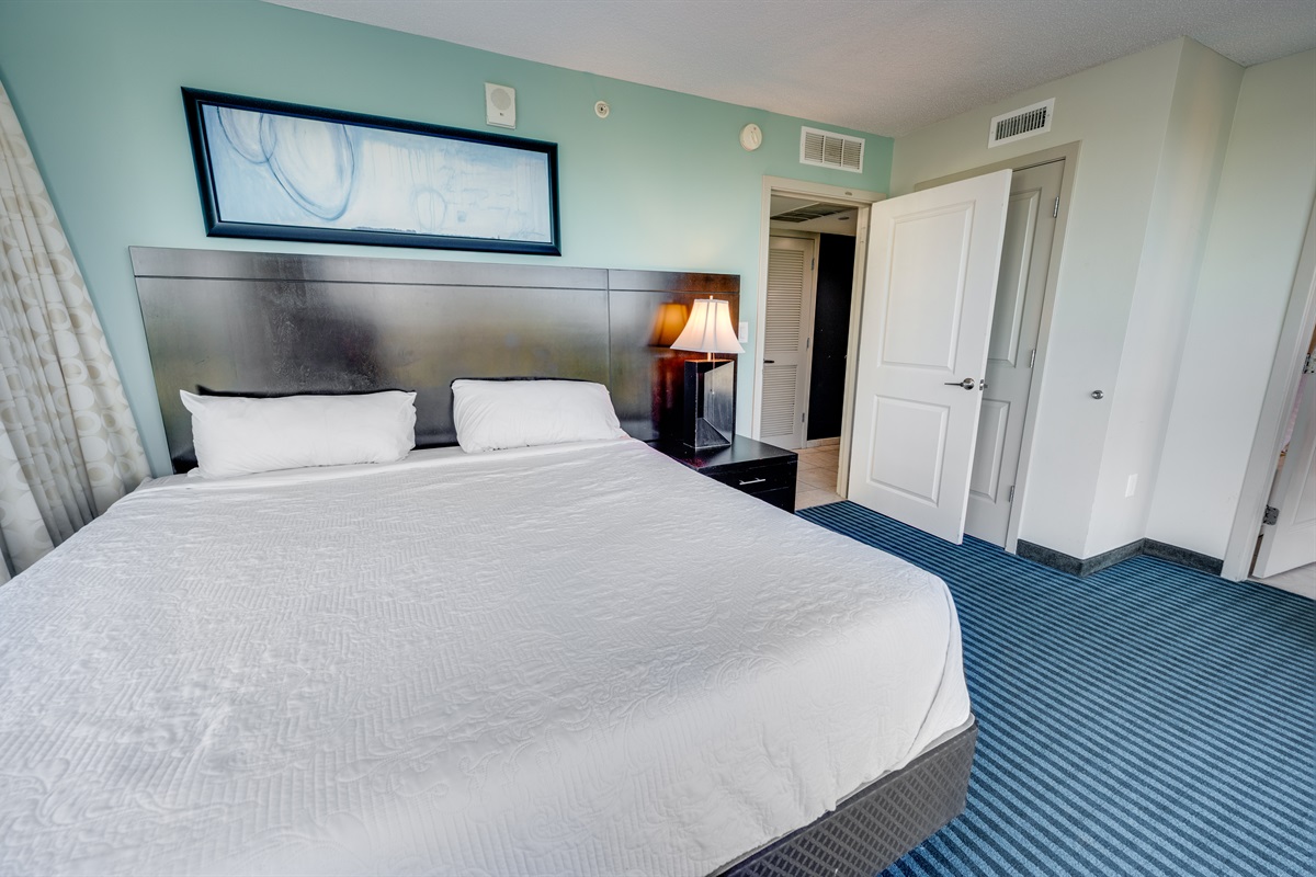 Beautiful Bedroom with Amazing Views 🌊☀️