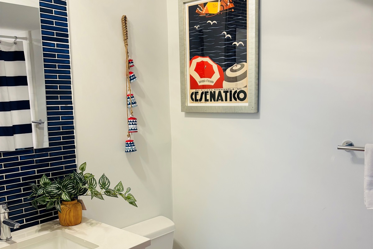 Downstairs twin bath (ensuite with bath/shower)