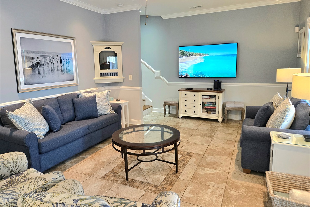 Living Room w/ Sleeper Sofa