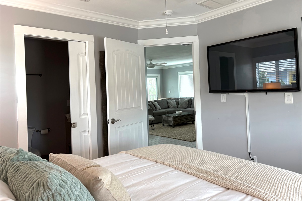 Vista (upper unit) Bedroom 1Alt