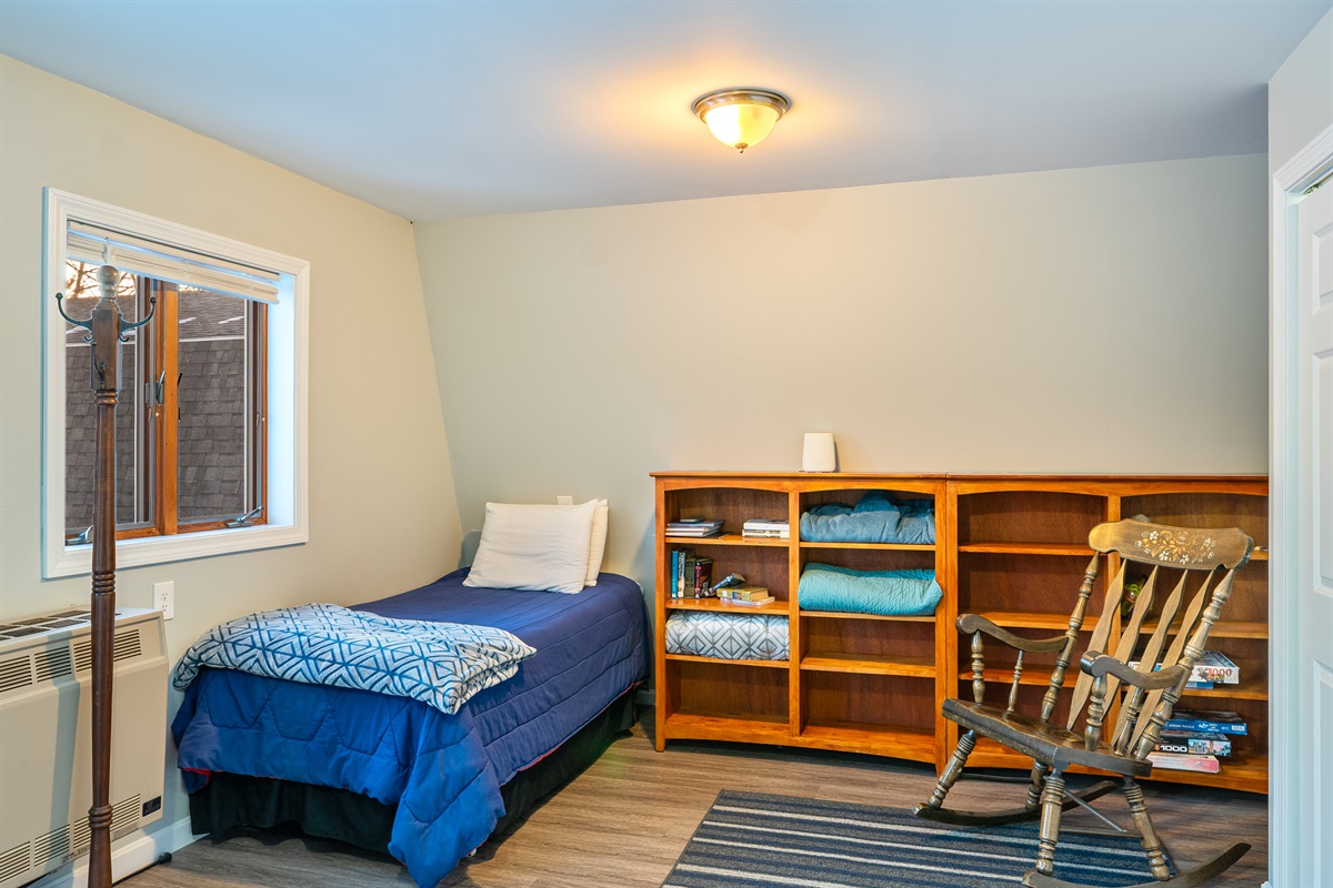 Guest Bedroom 2 - Twin