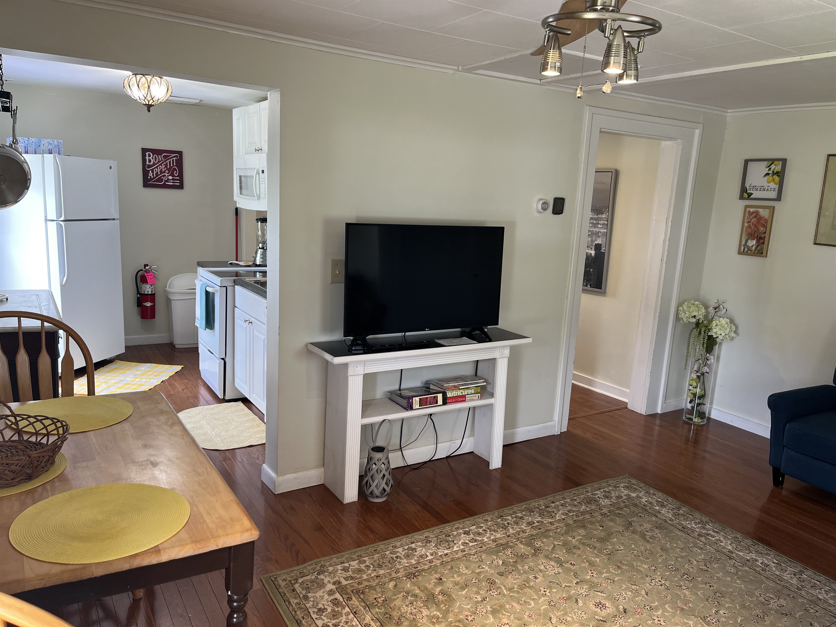 Living room into kitchen