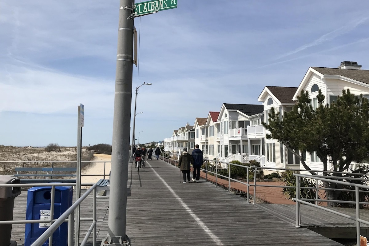 St Albans Place on the boardwalk