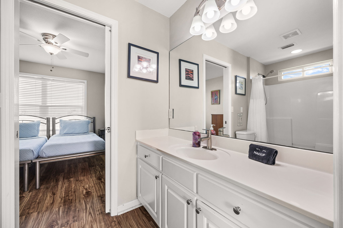 Bathroom - Shared between Queen Room and 2 Twins Room