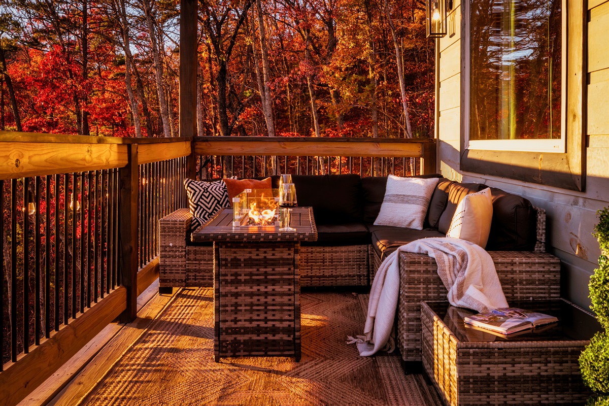 Outdoor lounge seating built for slow mornings and peaceful evenings.