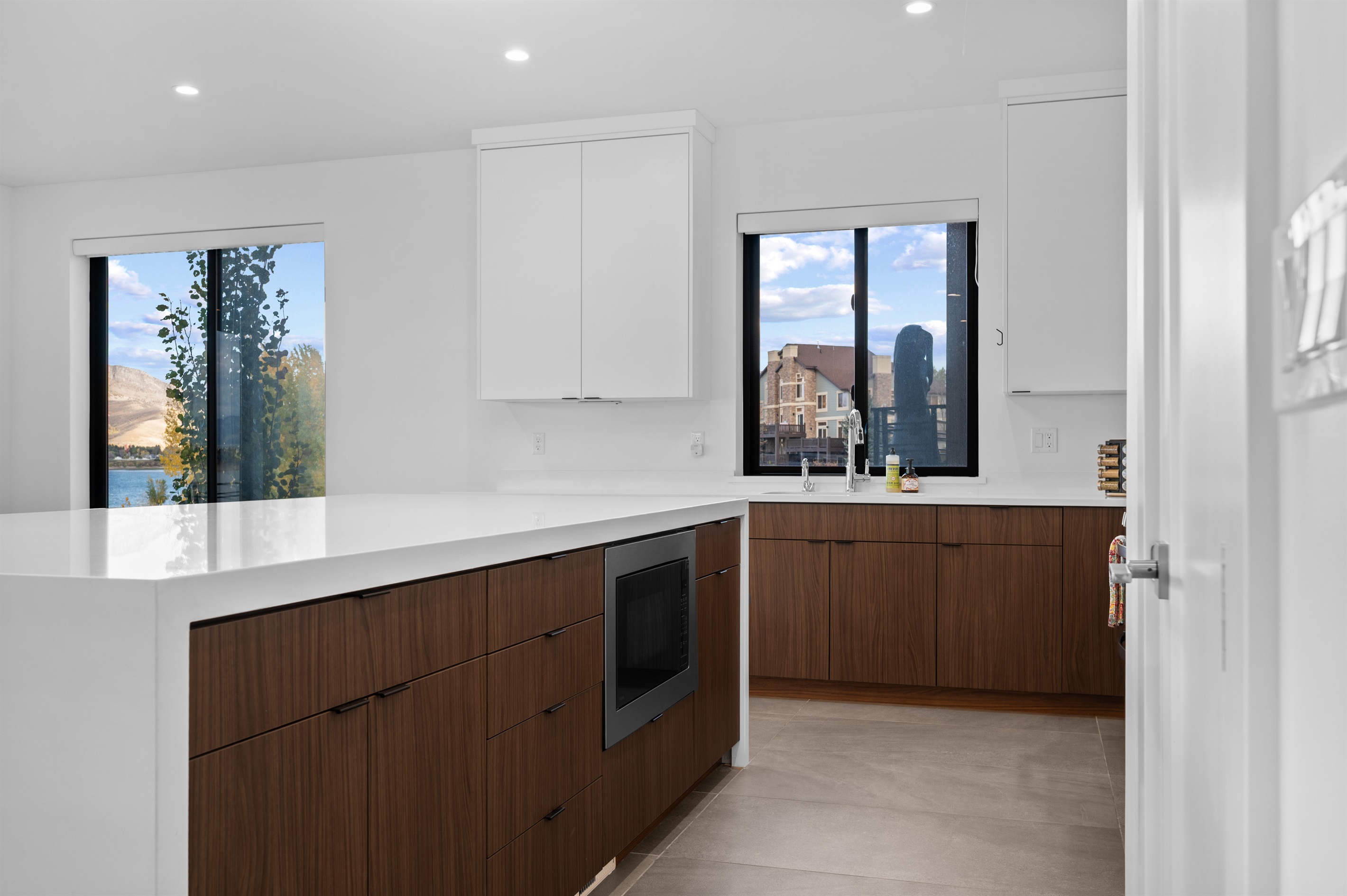 With views like this, staying focused on cooking might be the real challenge.