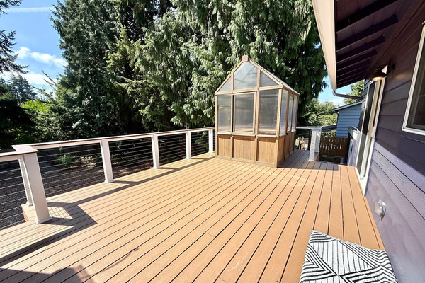 Upper level deck