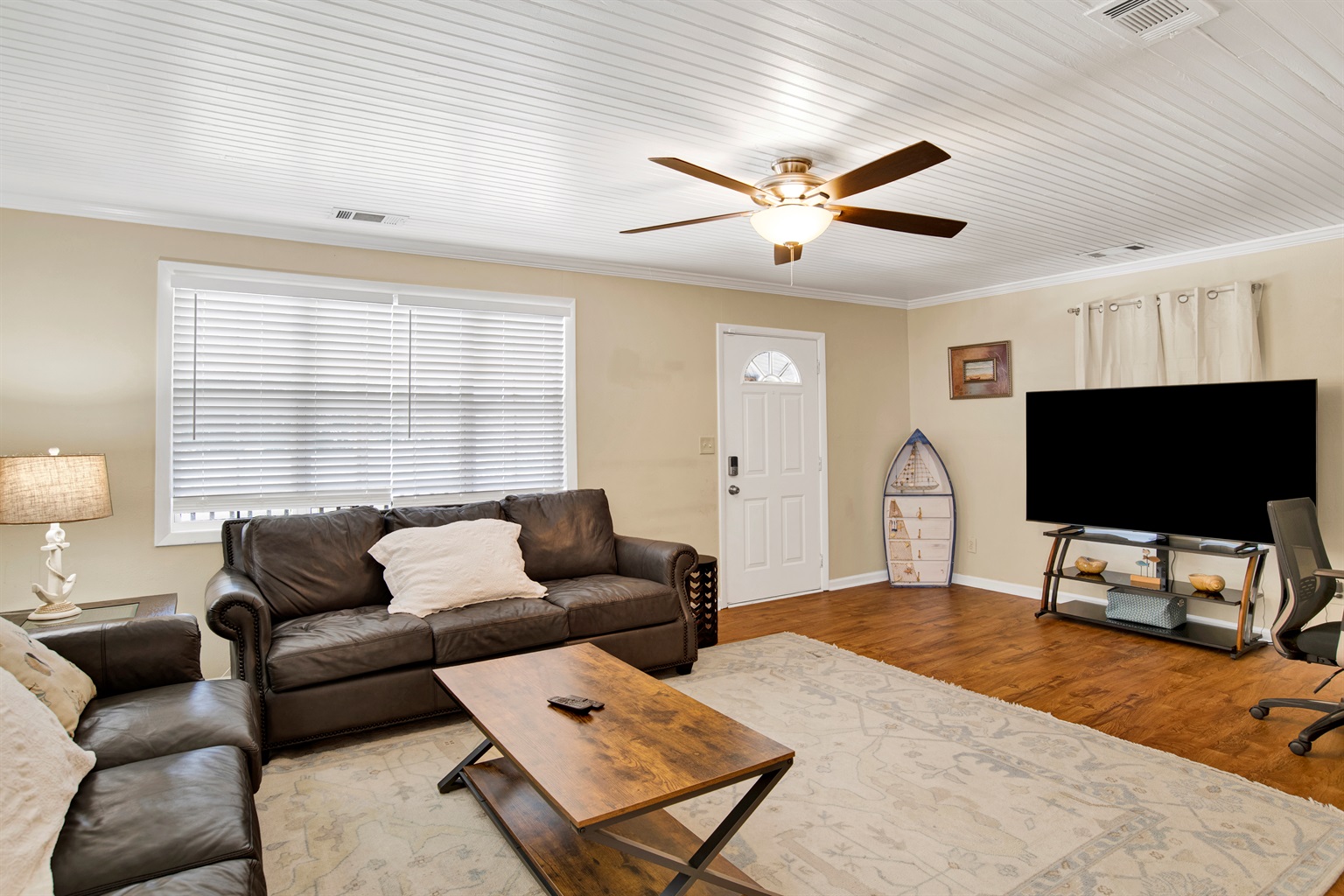 Bright and Spacious Living area