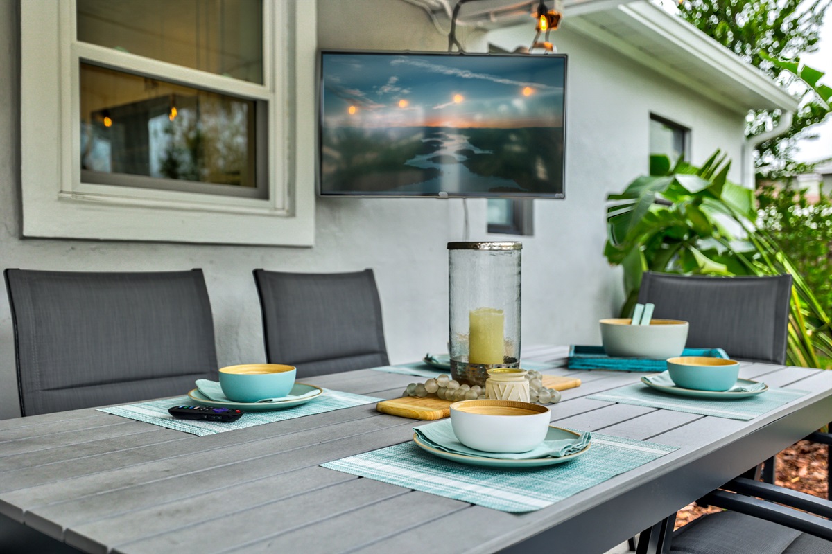 Outdoor dining