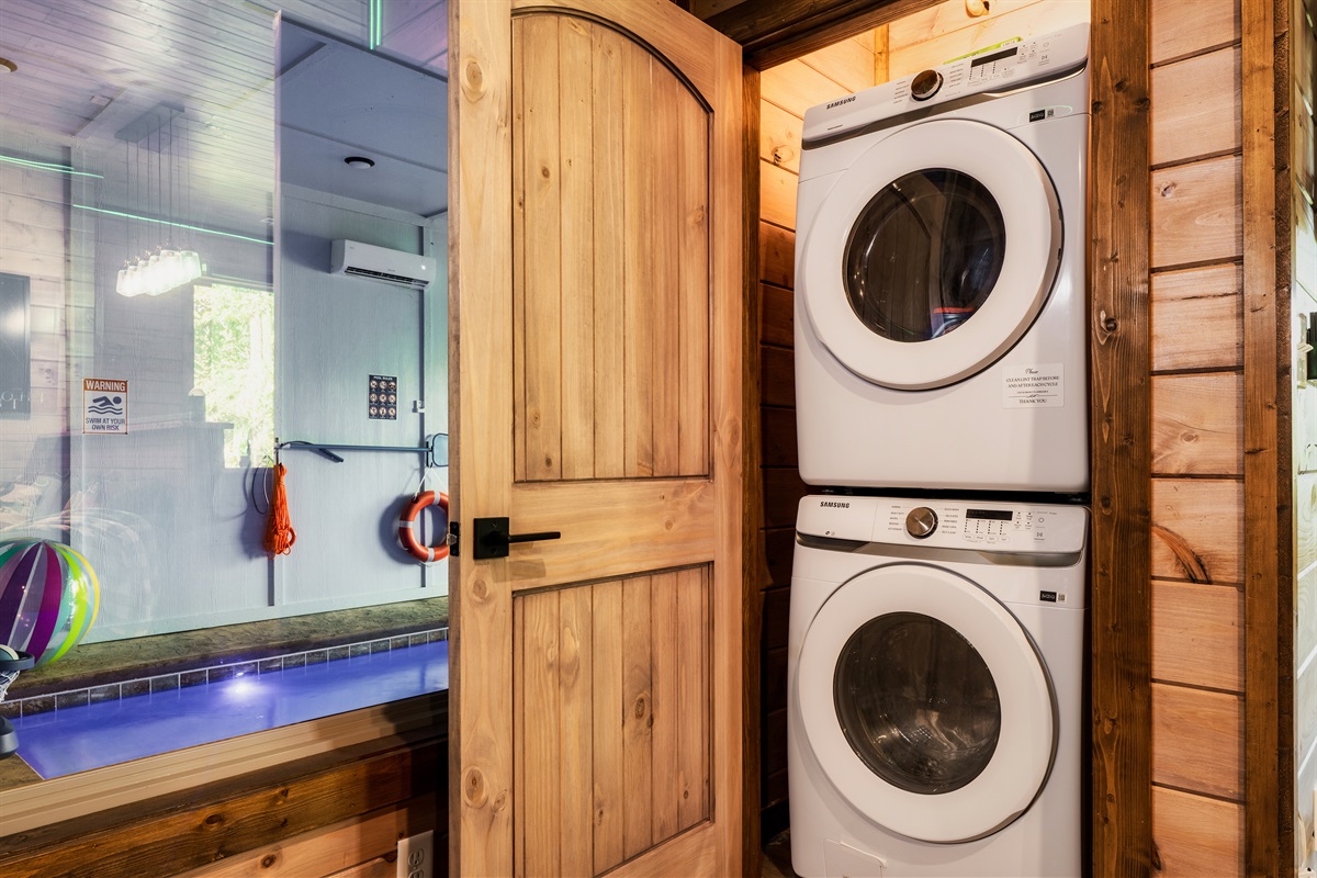 Laundry with washing machine and dryer