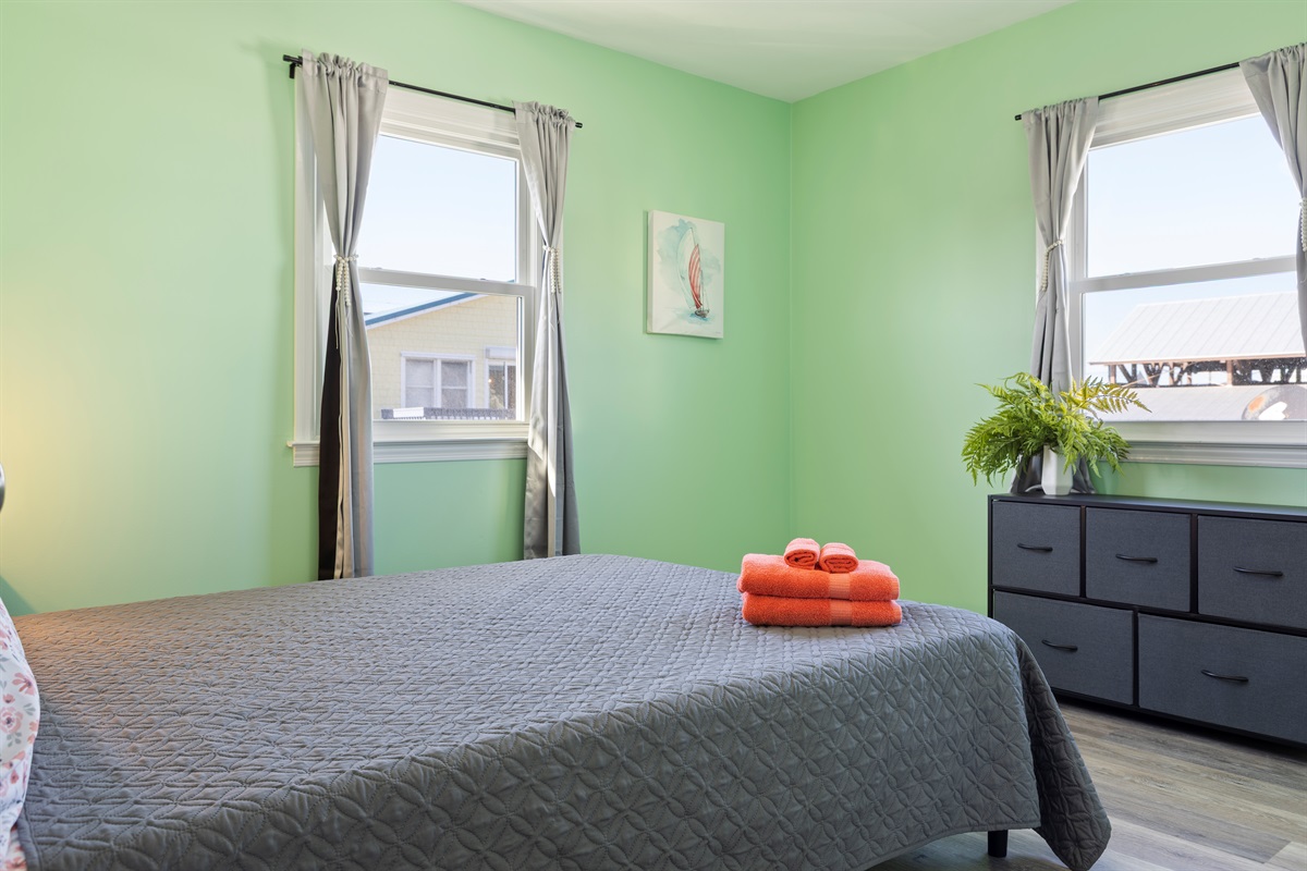 Bedroom 1: Queen bed