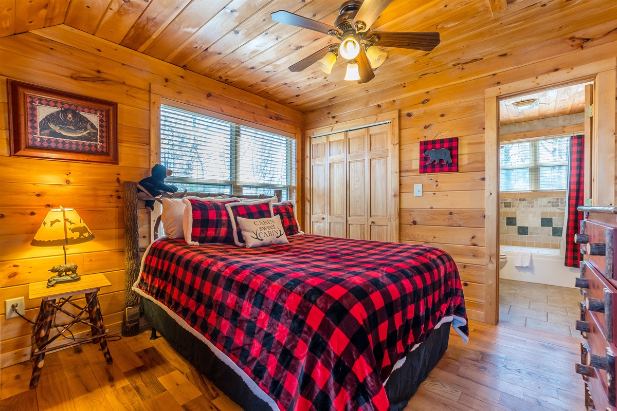 Upstairs Queen Bedroom