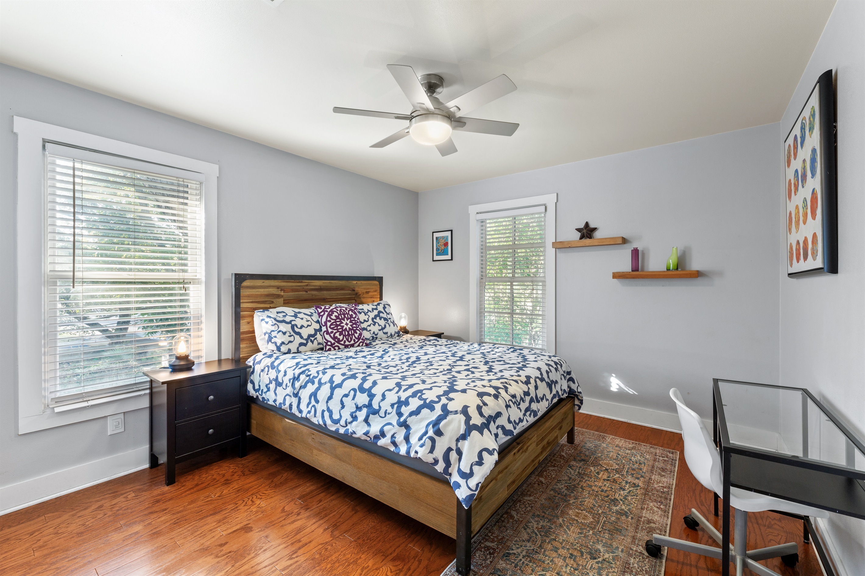 2nd Bedroom with workspace and a Smart TV has been added.