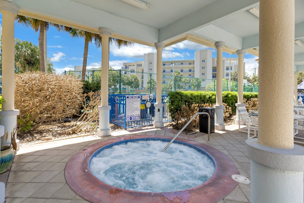 Hot tub covered at the pool.