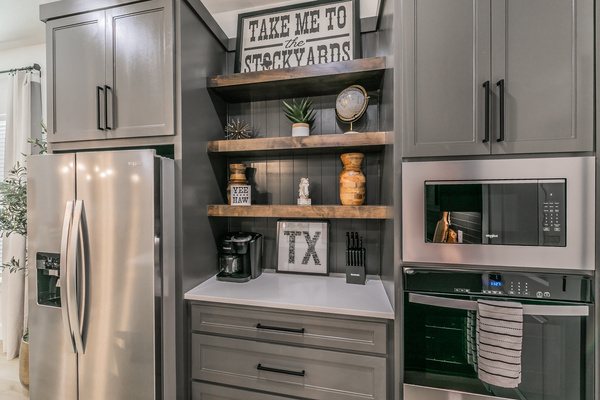Updated, modern kitchen with all you need for cooking meals and preparing snacks