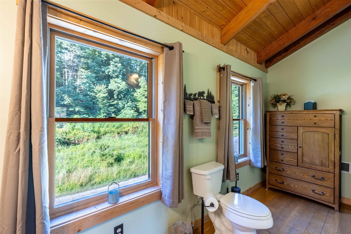 The upstairs en-suite bathroom is very spacious!