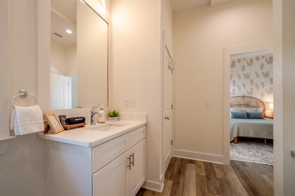 Jack and Jill full bathroom on main floor
