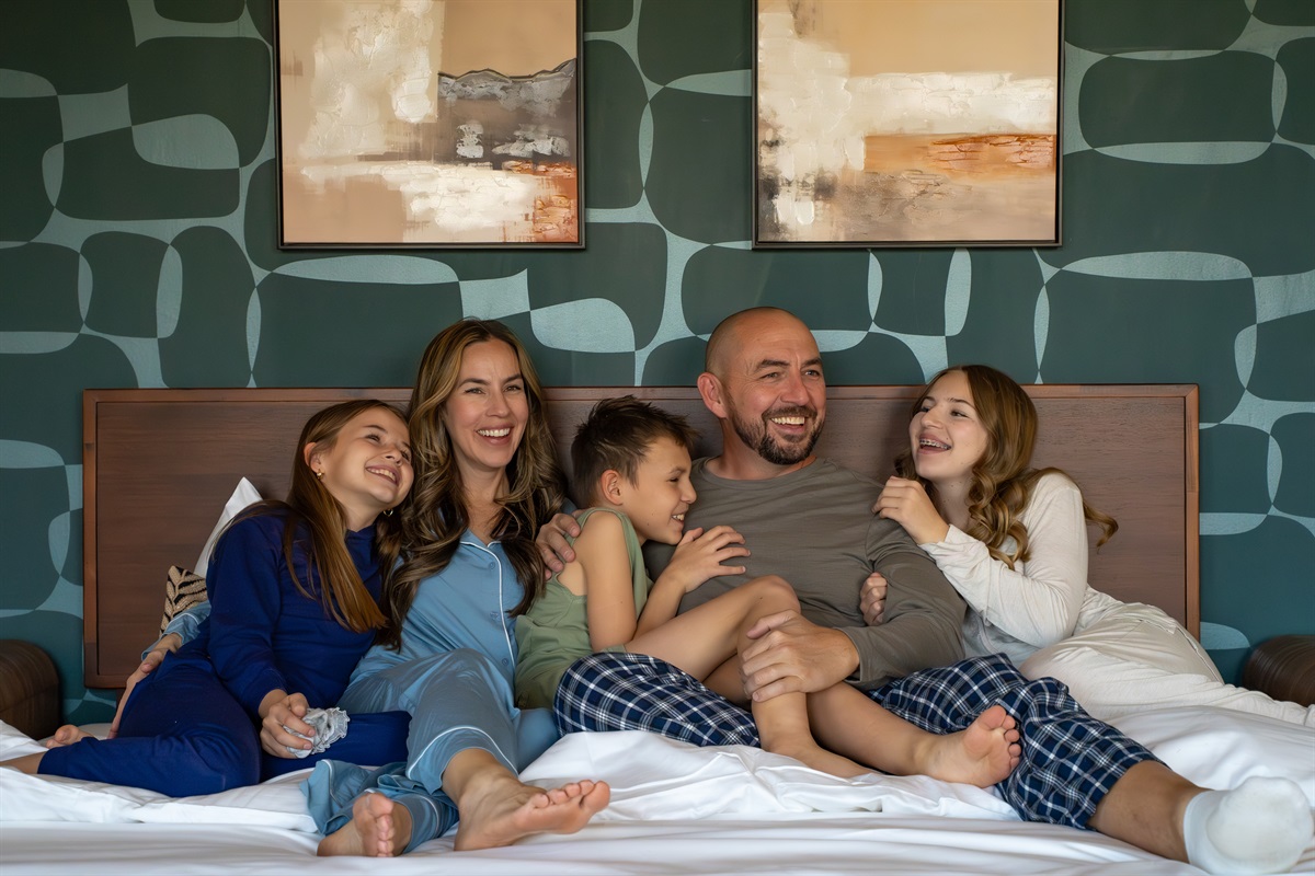 Wake up to absolute luxury. Enjoy mornings with family in bed with our plush, professionally laundered linens and premium mattresses for the perfect night's sleep.