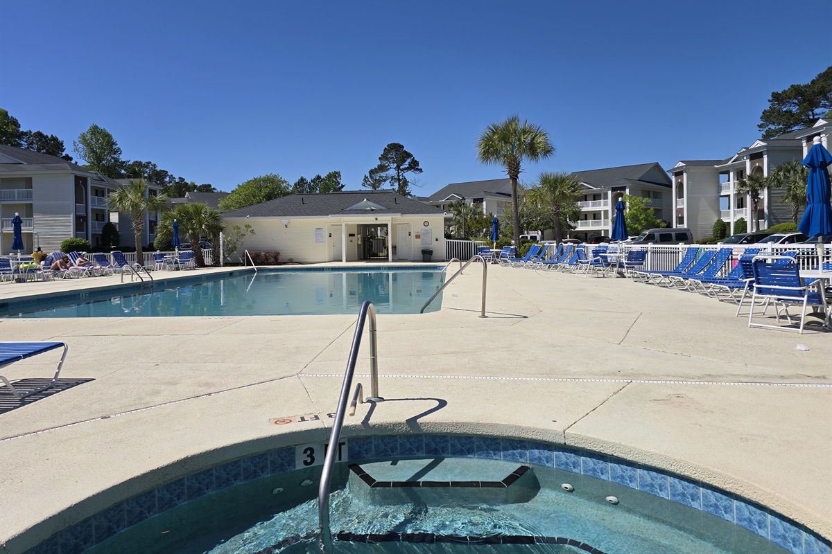 Amazing Pool Layout that caters to guests of all ages