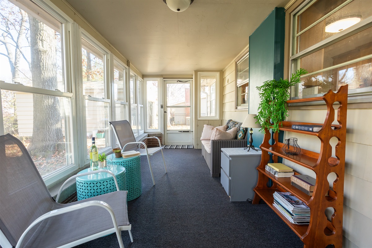 Lots of natural light pour into this space in the morning. Seating for everyone on those warmer days when you can enjoy breakfast on the porch.