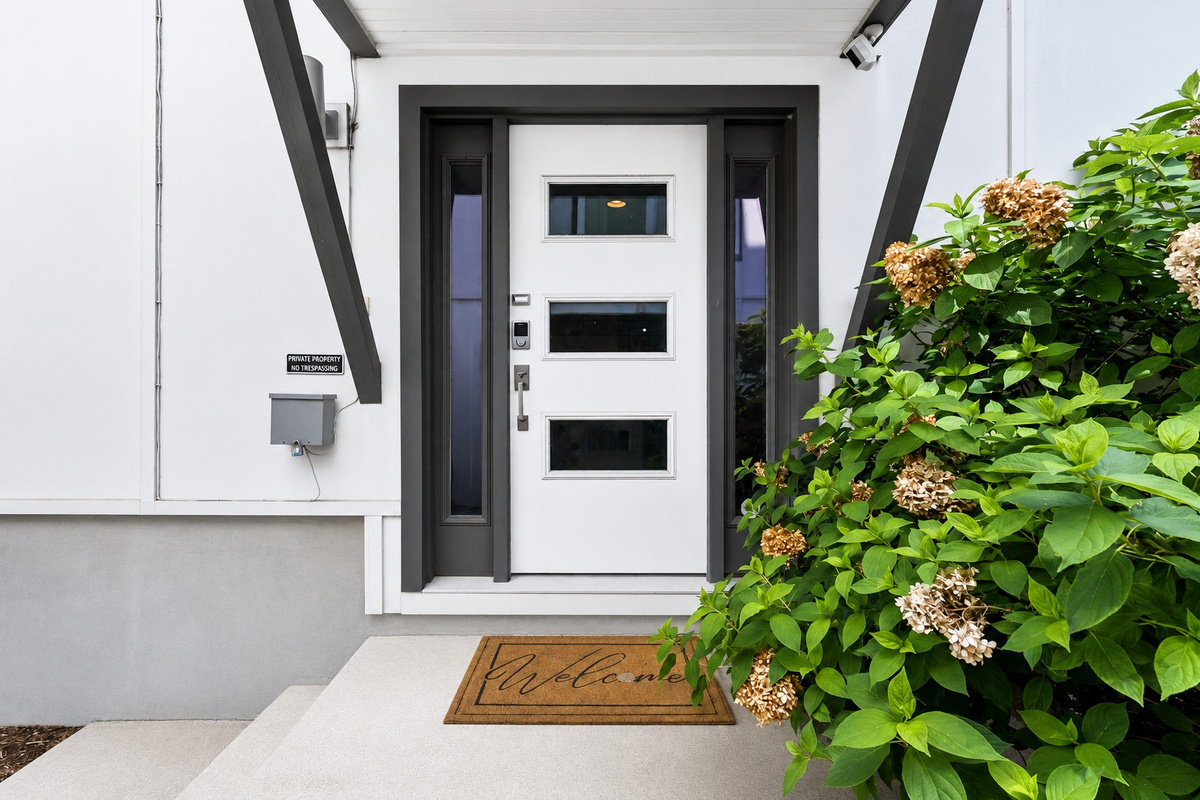 Step through the front entrance and your Nashville getaway officially starts &mdash; keyless entry, no hassle, just drop your bags and head straight to the rooftop