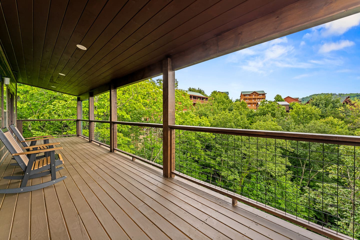 smoky mountain views with rocking chairs 