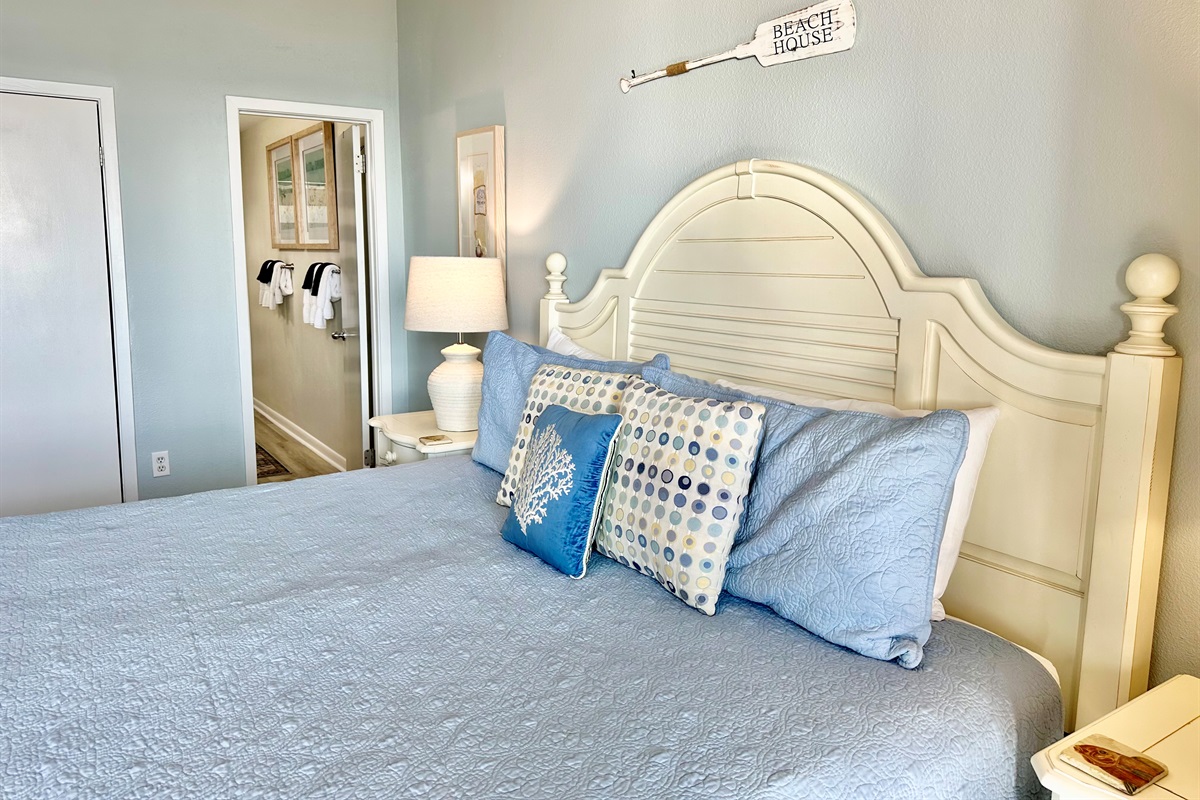 And here's the entrance to the master bathroom...