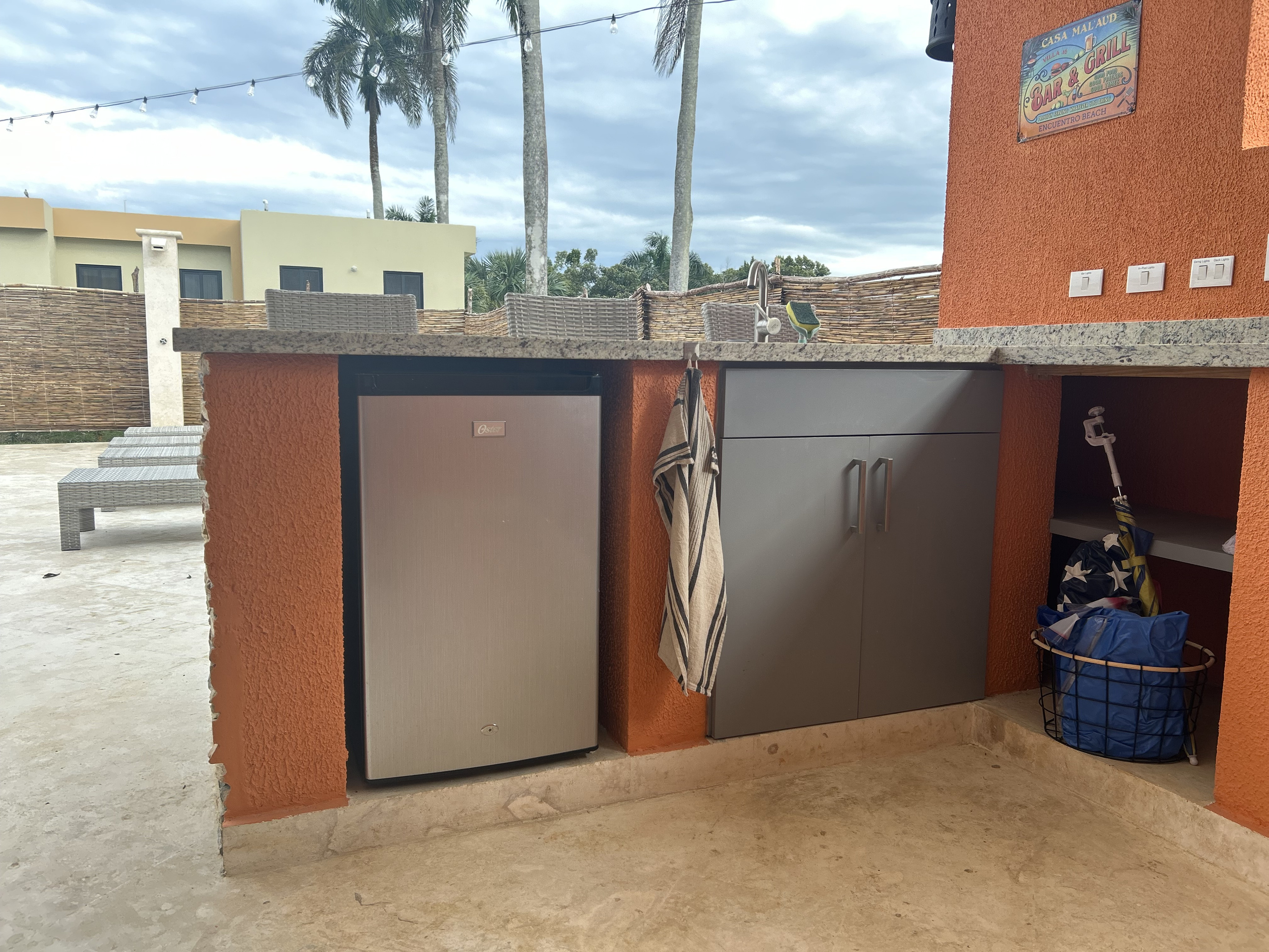 Outdoor kitchen