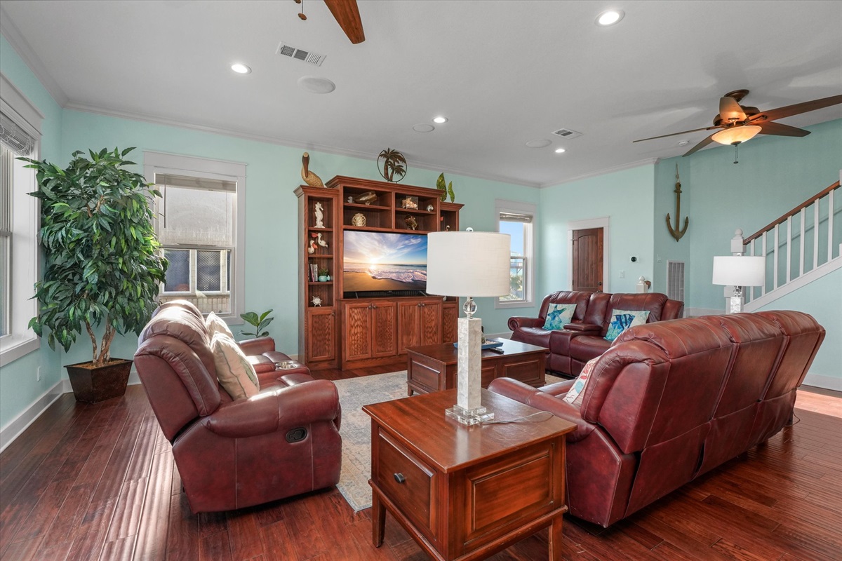 0ac8c8eeb9bb4cdf9c1f80024ddbc1d4 Large | Beachhouse | Texas | TX | Vacation Homes | Galveston | Crystal Beach | Kokomo | Breezy Days | Beachfront Elegance | Sunrise Serenity | Southern Sands Property Management, LLC